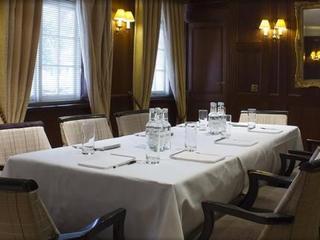 Hotel The Falcon 3*